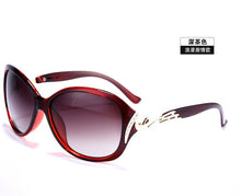 Carica l'immagine nel visualizzatore di Gallery, DANKEYISI Hot Polarized Sunglasses Women Sunglasses UV400 Protection Fashion Sunglasses With Rhinestone Sun Glasses Female 2022