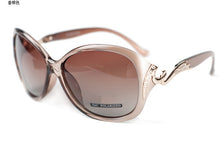 Carica l'immagine nel visualizzatore di Gallery, DANKEYISI Hot Polarized Sunglasses Women Sunglasses UV400 Protection Fashion Sunglasses With Rhinestone Sun Glasses Female 2022