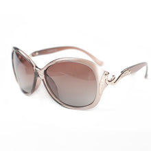Carica l'immagine nel visualizzatore di Gallery, DANKEYISI Hot Polarized Sunglasses Women Sunglasses UV400 Protection Fashion Sunglasses With Rhinestone Sun Glasses Female 2022