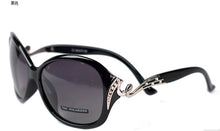 Carica l'immagine nel visualizzatore di Gallery, DANKEYISI Hot Polarized Sunglasses Women Sunglasses UV400 Protection Fashion Sunglasses With Rhinestone Sun Glasses Female 2022