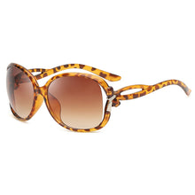 Load image into Gallery viewer, DCM Fashion Sunglasses Women Brand Designer Woman Sun Glasses UV400 Oculos De Sol Feminino Oculos lunette de soleil femme