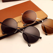 Carica l&#39;immagine nel visualizzatore di Gallery, DCM Round Sunglasses Women Retro Gold Silver Black Frame Unisex Eyewear Female Male Sun Glasses  Oculos Gafas