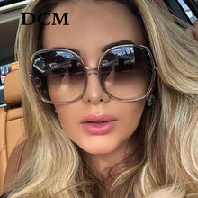 Carica l'immagine nel visualizzatore di Gallery, Newest Round Sunglasses Woman Oversized Female Glasses Gradient Fashion Brand Women Sun Glasses Ladies 2022 UV400