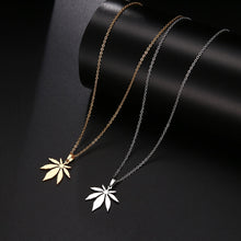 Carica l&#39;immagine nel visualizzatore di Gallery, Stainless Steel Necklace For Women Man Maple Leaf Choker Pendant Necklace Engagement Jewelry