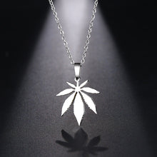Carica l&#39;immagine nel visualizzatore di Gallery, Stainless Steel Necklace For Women Man Maple Leaf Choker Pendant Necklace Engagement Jewelry