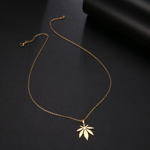Carica l&#39;immagine nel visualizzatore di Gallery, Stainless Steel Necklace For Women Man Maple Leaf Choker Pendant Necklace Engagement Jewelry