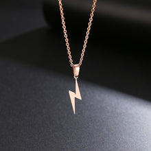 Carica l&#39;immagine nel visualizzatore di Gallery, Collana in acciaio inossidabile Collane con fulmini caldi per pendenti di protezione da donna per regali di fidanzata Gioielli in oro rosa