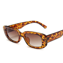 Load image into Gallery viewer, DYTYMJ-Gafas De Sol rectangulares con montura pequeña para mujer, anteojos De Sol femeninos con gradiente, a la moda, De Color caramelo
