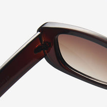 Load image into Gallery viewer, DYTYMJ-Gafas De Sol rectangulares con montura pequeña para mujer, anteojos De Sol femeninos con gradiente, a la moda, De Color caramelo