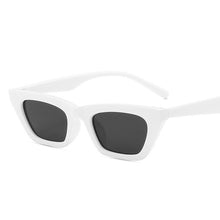 Carica l'immagine nel visualizzatore di Gallery, New Cat Eye Sunglasses Women Fashion Mirror Sunglasses for Women Luxury Gafas De Sol Mujer 2022 Retro Cateye Shades Women