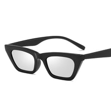 Carica l'immagine nel visualizzatore di Gallery, New Cat Eye Sunglasses Women Fashion Mirror Sunglasses for Women Luxury Gafas De Sol Mujer 2022 Retro Cateye Shades Women