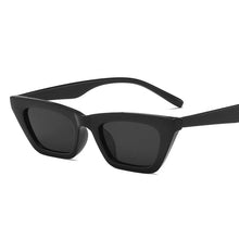 Carica l'immagine nel visualizzatore di Gallery, New Cat Eye Sunglasses Women Fashion Mirror Sunglasses for Women Luxury Gafas De Sol Mujer 2022 Retro Cateye Shades Women