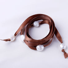 Carica l'immagine nel visualizzatore di Gallery, Bracciale con perle barocche naturali da 9-10 mm Bracciale con perle bianche e nastro di seta stile fai da te da 100 cm 