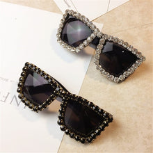 Load image into Gallery viewer, De gran tamaño de diamantes de imitación cuadrado marco gafas de sol señoras diamante gafas de marca diseñador de moda gafas de sol UV400 tonos para las mujeres