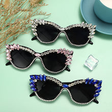 Carica l&#39;immagine nel visualizzatore di Gallery, Diamond Cat Eye Sunglasses Women Rhinestone Sun Glasses  Brand Designer Crystal Sexy Frame Rhinestone Eyewear Oculos