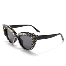 Carica l&#39;immagine nel visualizzatore di Gallery, Diamond Cat Eye Sunglasses Women Rhinestone Sun Glasses  Brand Designer Crystal Sexy Frame Rhinestone Eyewear Oculos
