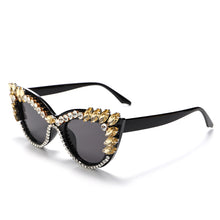 Carica l&#39;immagine nel visualizzatore di Gallery, Diamond Cat Eye Sunglasses Women Rhinestone Sun Glasses  Brand Designer Crystal Sexy Frame Rhinestone Eyewear Oculos
