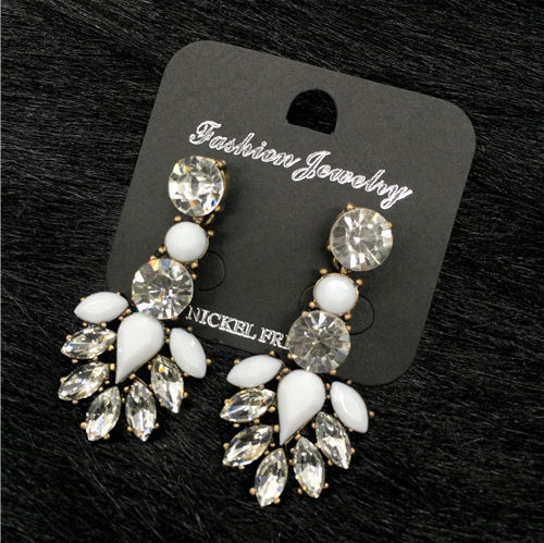 E108 Europe and America 2015 New Beautiful Fashion Crystal Earrings Elegant Stud Earrings For Women