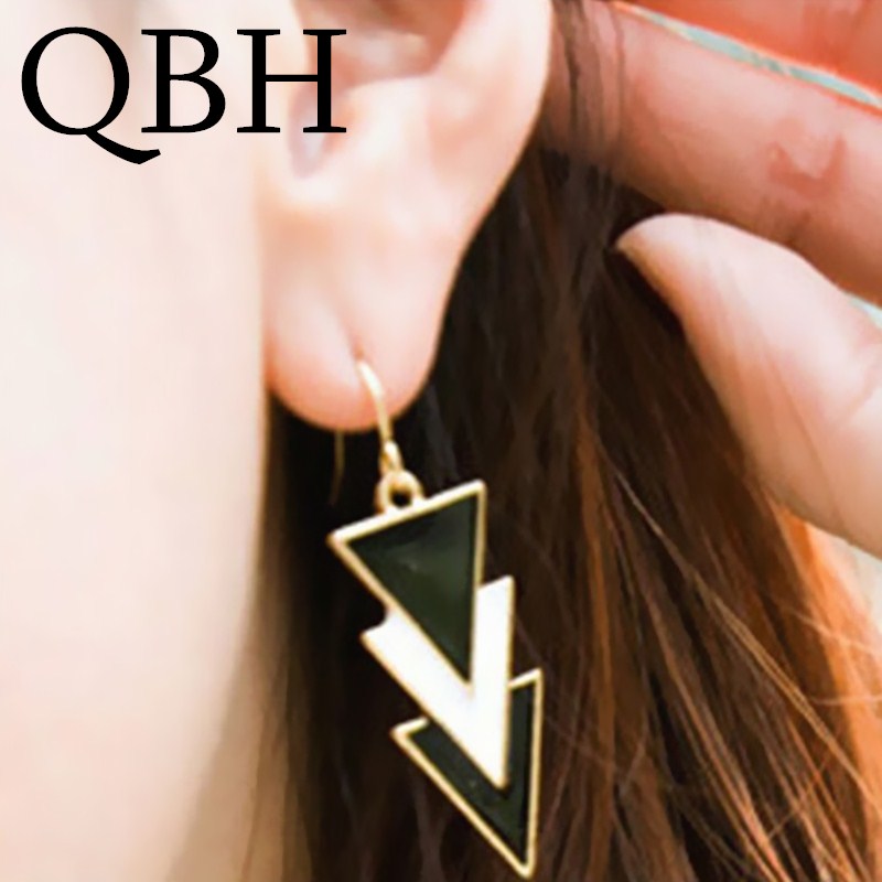 EK320 New Europe American Hyperbole Elegant Geometry Triangle Black White Drip Drop Earrings for Women Pendientes Bijoux Brincos