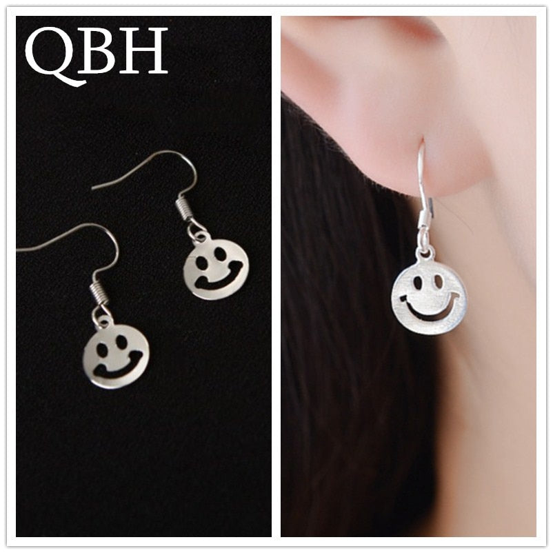 EK433 New Fashion Tiny Lovely Smiling Face Drop Earrings for Women Jewelry Cute Small Smile Coin Beach Brincos Punk Pendientes
