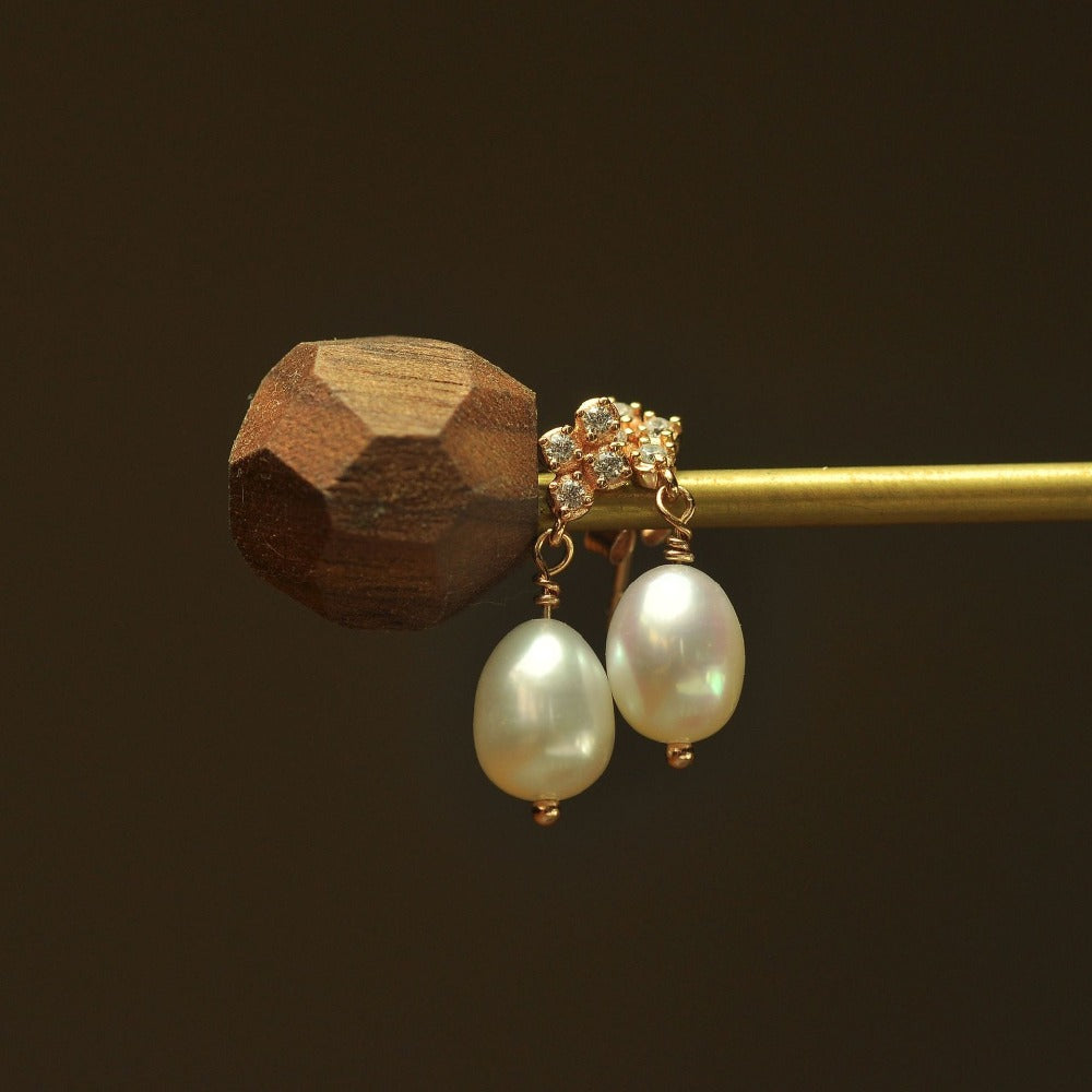 Ear Studs Pearl Natural crystal