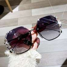 Load image into Gallery viewer, Ettatend Rimless  Rhinestone Bling Sunglasses Women Desinger Personality Sun Glasses Vintage Shades Gradient Lens