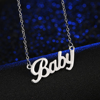 Collana di marca popolare europea e americana con lettera Baby Rose, paragrafo breve in lega, fabbrica diretta 