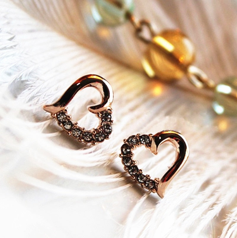 European and American jewelry retro hollow hearts ladies wind crystal love earrings wholesale fashion