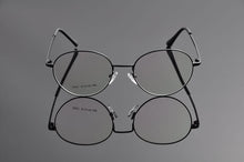 Carica l&#39;immagine nel visualizzatore di Gallery, Eyeglasses Frames Men Fashionable Eyeglass Glasses Frame Brand Round Stainless Steel Glass Frame Women Eyewear Ev1155