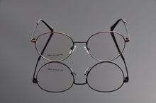 Carica l&#39;immagine nel visualizzatore di Gallery, Eyeglasses Frames Men Fashionable Eyeglass Glasses Frame Brand Round Stainless Steel Glass Frame Women Eyewear Ev1155