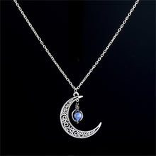 Carica l&#39;immagine nel visualizzatore di Gallery, 2017 Nuova collana luminosa Hot Moon, gioielli con gemme di fascino, placcato argento, regali di Halloween 