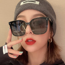 Carica l'immagine nel visualizzatore di Gallery, Black Cat Eye Sunglasses Women Designer  Square Sun Glasses Female Classic Vintage UV400 Outdoor Oculos De Sol