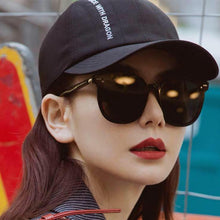 Carica l&#39;immagine nel visualizzatore di Gallery, Brand Designer Sunglasses GENTLE East Moon Round Acetate  Polarized UV400 Women Men Lens Glasses  With brand Case