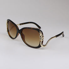 Load image into Gallery viewer, Brand desinger Cool Sunglasses Women 2023 Sunglases Mirror Sun Glasses Occhiali da sole UVA/UVB oculos de sol feminino