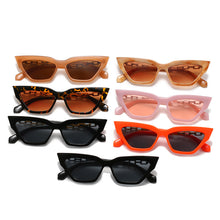 Carica l&#39;immagine nel visualizzatore di Gallery, Cat Eye Sunglasses Irregular Small Brand Designer Eye Glasses Chain Frames For Female Gafas Oculos Sunglasses
