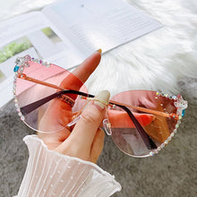 Carica l'immagine nel visualizzatore di Gallery, Cat Eye Sunglasses Women 2023  Desinger Sun Glasses Bling Diamond Eyeglasses  Rhinestone Pink Shades Uv400