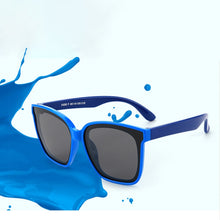 Carica l&#39;immagine nel visualizzatore di Gallery, Children Sunglasses Polarized Lens Unisex Riding Kids Boys And Girls Glasses Sunglasses Cool Outdoor Eyewear UV400 8282