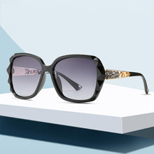 Load image into Gallery viewer, Classic Women Polarized Sunglasses UV400 Protection