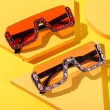 Carica l&#39;immagine nel visualizzatore di Gallery, Occhiali da sole quadrati senza montatura a mezza montatura alla moda in cristallo Occhiali da sole Occhiali da sole da donna Occhiali da sole con strass firmati di marca