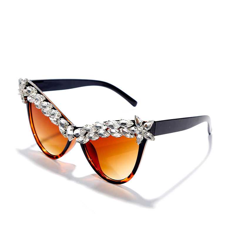 Diamond Cat Eye Sunglasses Women  Brand Designer Rhinestones Cateye Sunglasses Retro Eyewear Shades UV400 Oculos