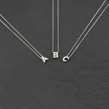 Carica l&#39;immagine nel visualizzatore di Gallery, Fashion Gold Chain Initial Charms Necklace Pendant Metal Letters For Jewelry Cut Letters Single Name Necklaces