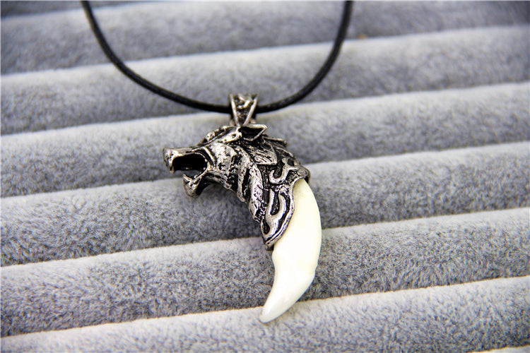 Fashion Jewelry Classic wolf Necklace Fang Necklace Bruce Lee Necklace The movie Necklace