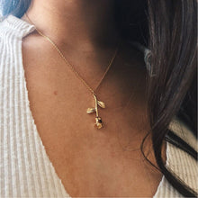 Carica l&#39;immagine nel visualizzatore di Gallery, Fashion Jewelry Collier Pink Gold Rose Statement Pendant Necklace Women&#39;s Beauty and Beast Jewelry Lovers Gifts  4CND24