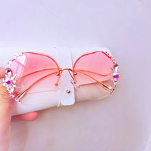 Carica l'immagine nel visualizzatore di Gallery, Sunglasses Bling Rhinestone Sun Glasses Vintage Shades for Women Big Diamond Eyeglasses Gafas De Sol Mujer 2023