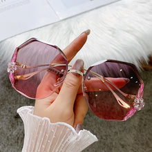 Carica l'immagine nel visualizzatore di Gallery, Sunglasses Bling Rhinestone Sun Glasses Vintage Shades for Women Big Diamond Eyeglasses Gafas De Sol Mujer 2023