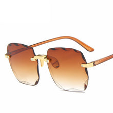 Carica l&#39;immagine nel visualizzatore di Gallery, Moda nuovo designer di marca occhiali da sole quadrati senza cornice moda donna metallo senza montatura lenti sfumate occhiali da sole femminili Oculos 2022 