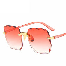 Carica l&#39;immagine nel visualizzatore di Gallery, Moda nuovo designer di marca occhiali da sole quadrati senza cornice moda donna metallo senza montatura lenti sfumate occhiali da sole femminili Oculos 2022 