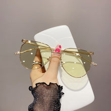 Load image into Gallery viewer, Oversized Pilot Metal Green Sunglasses Women 2023 Brand Design Retro 90s Square Frame Gradient Lens Sun Glasses Shades