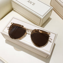 Load image into Gallery viewer, Oversized Pilot Metal Green Sunglasses Women 2023 Brand Design Retro 90s Square Frame Gradient Lens Sun Glasses Shades