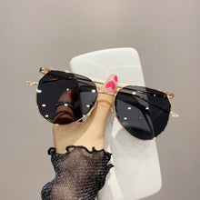 Load image into Gallery viewer, Oversized Pilot Metal Green Sunglasses Women 2023 Brand Design Retro 90s Square Frame Gradient Lens Sun Glasses Shades